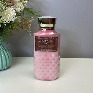 Bath & Bodyworks | champagne toast, body lotion, 8 fluid ounces